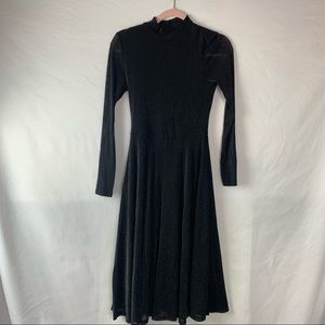 GLITTERY BLACK MIDI DRESS